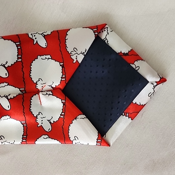 Kai Long Fun Novelty Print Black Sheep Red Handmade Silk Tie (O15) - Picture 5 of 7